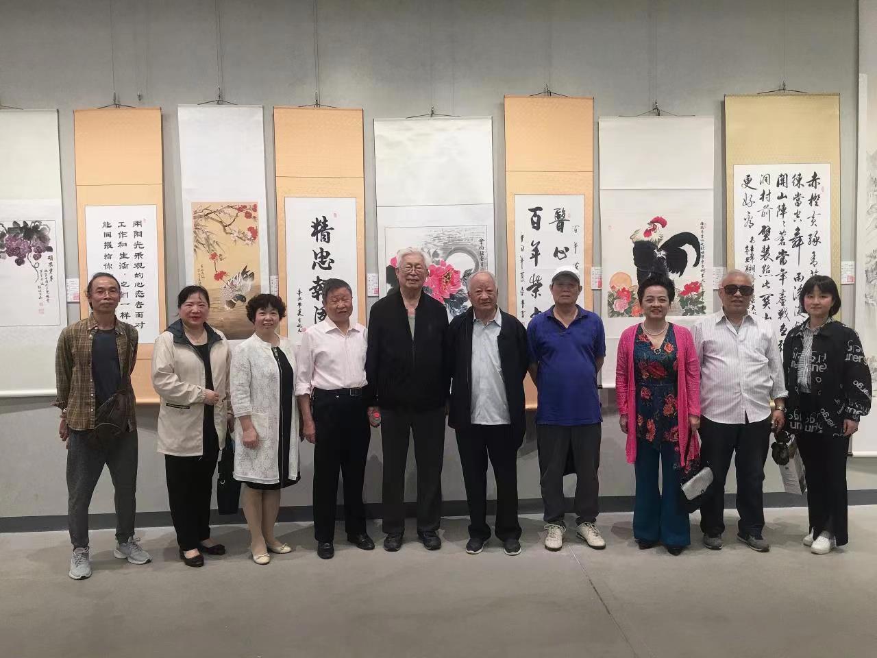 参加校书画展